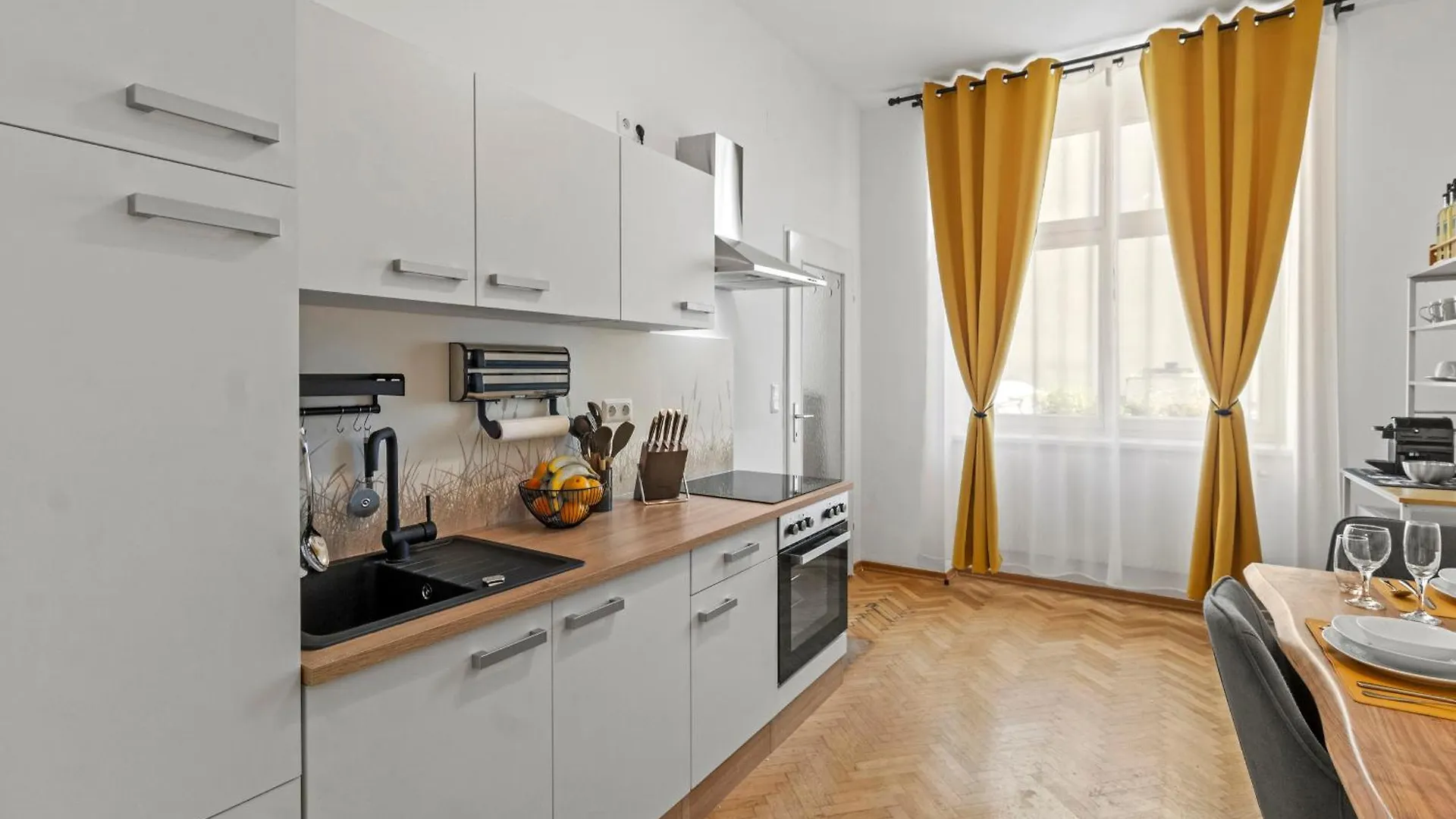 Daire Zentrale, Stilvolle Und Gemuetliche Wohnung Viyana