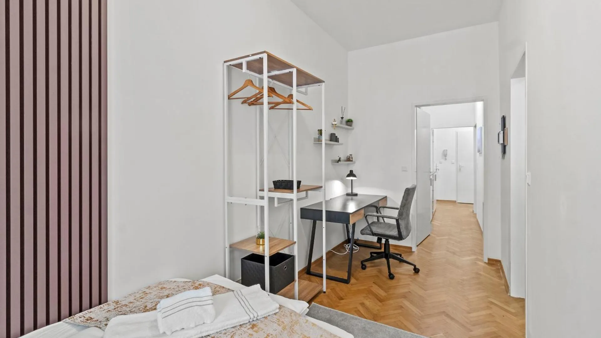 Zentrale, Stilvolle Und Gemuetliche Wohnung Viyana