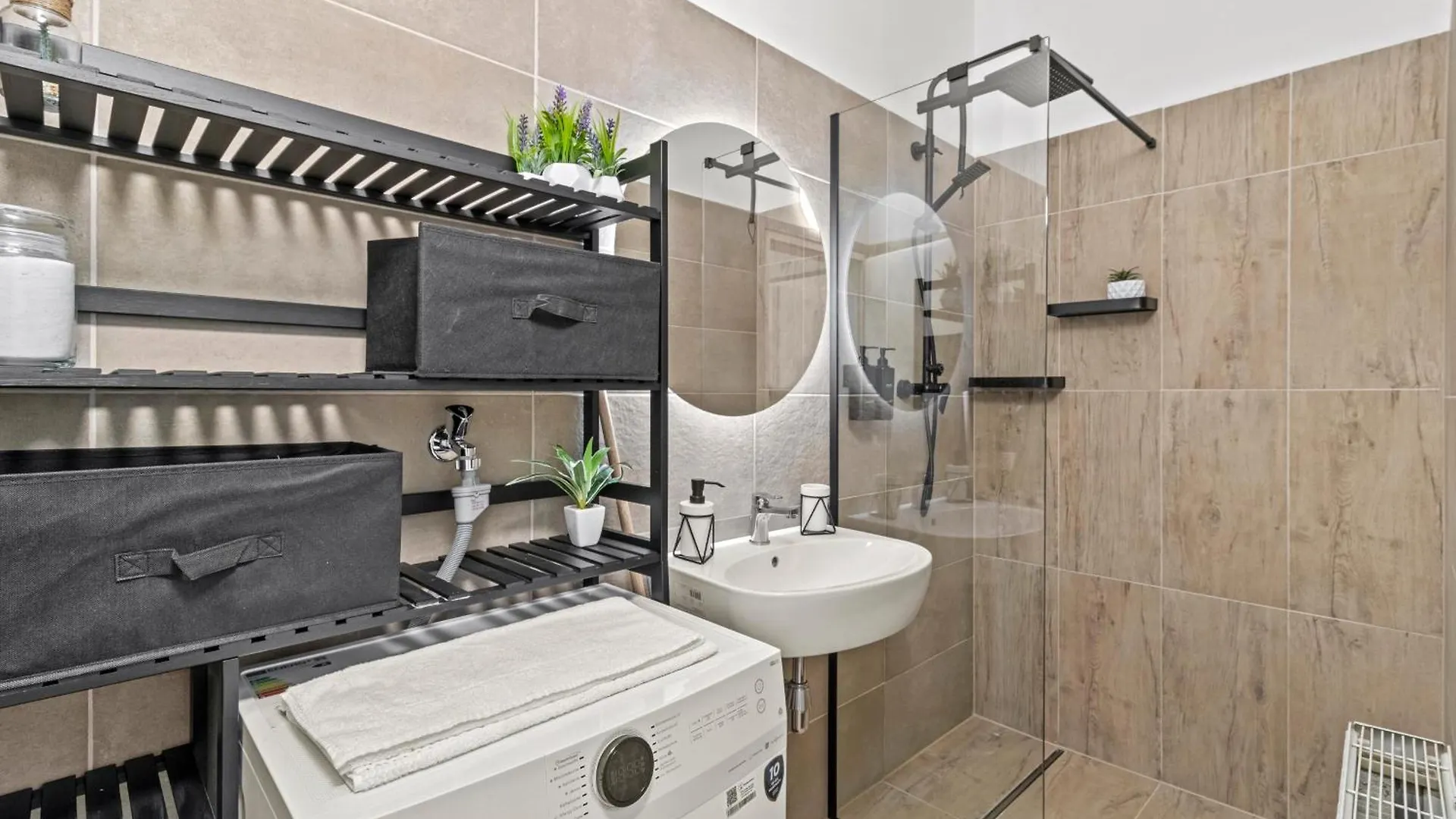 Zentrale, Stilvolle Und Gemuetliche Wohnung Viyana Avusturya