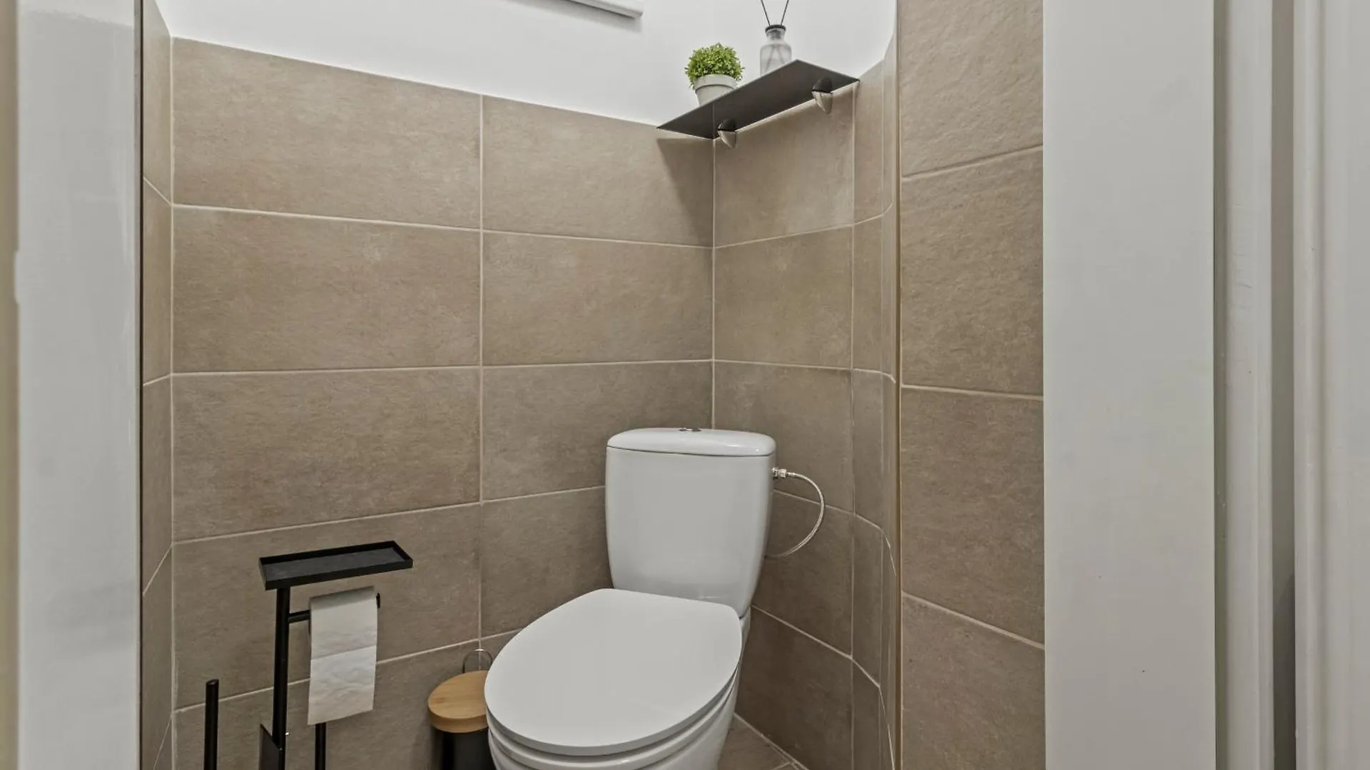 Zentrale, Stilvolle Und Gemuetliche Wohnung Viyana