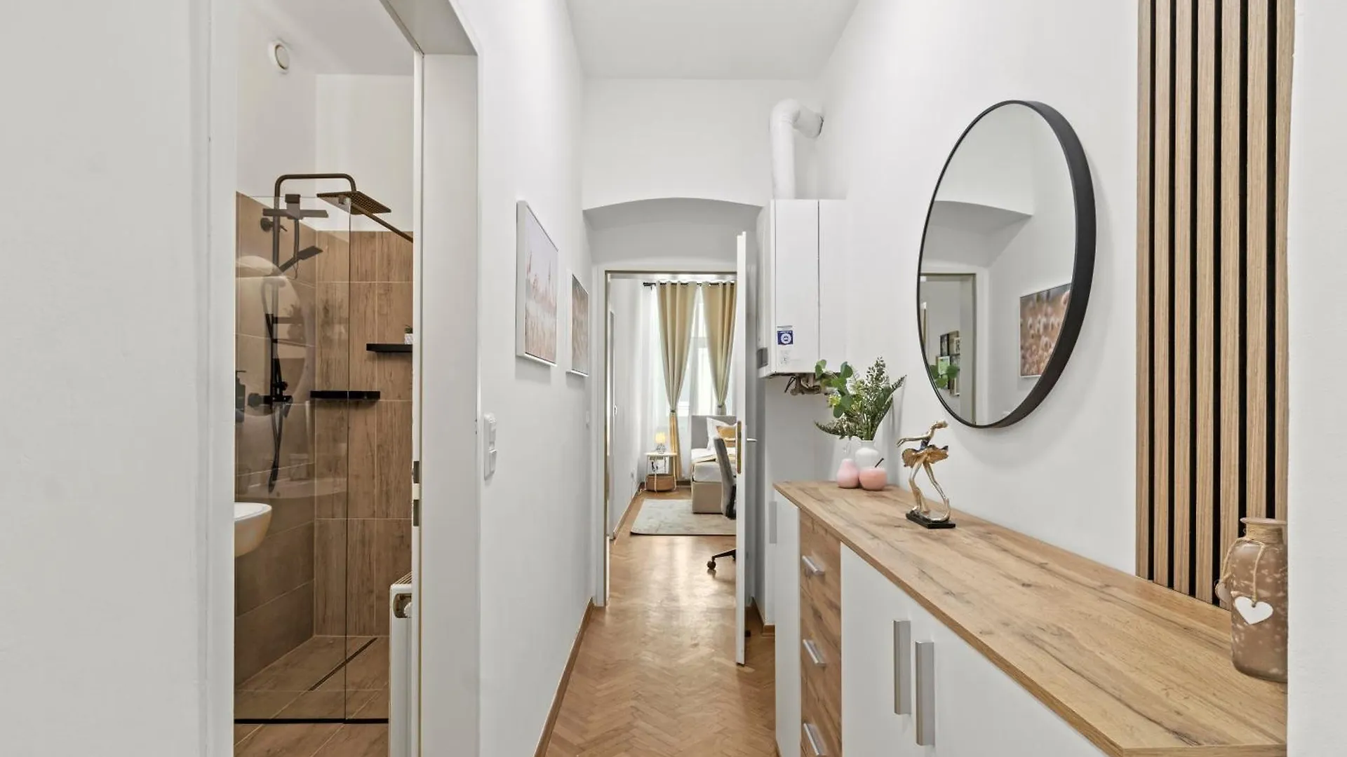 Zentrale, Stilvolle Und Gemuetliche Wohnung 维也纳 0*,